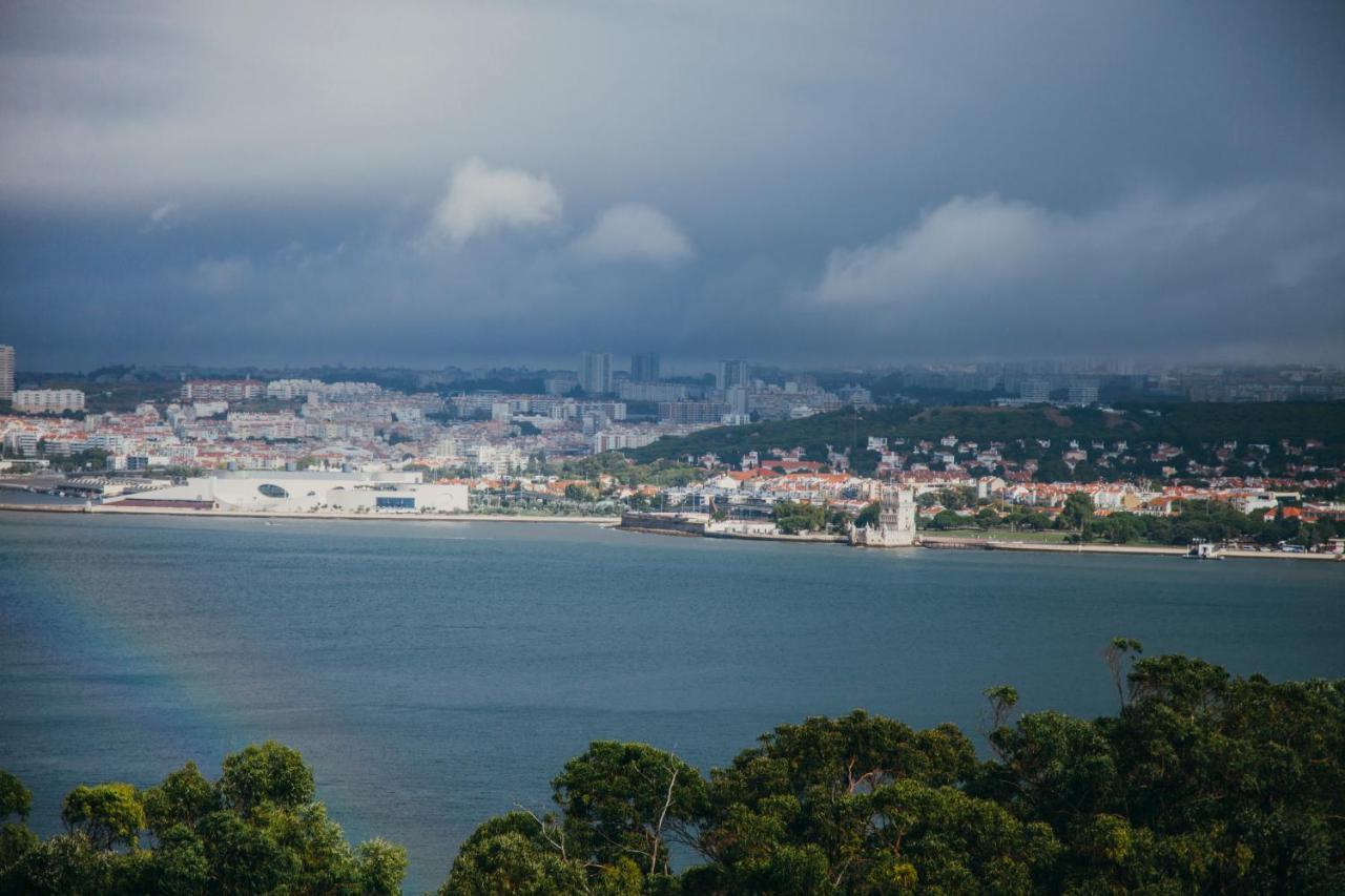 Ola Belem! Cozy Windmill, Stunning Views To Lisboa Bed & Breakfast Caparica Bagian luar foto