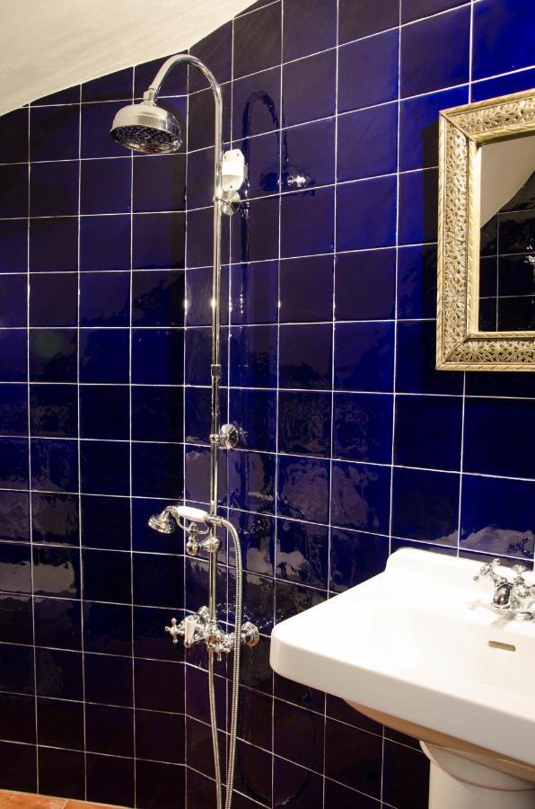 Ola Belem! Cozy Windmill, Stunning Views To Lisboa Bed & Breakfast Caparica Bagian luar foto