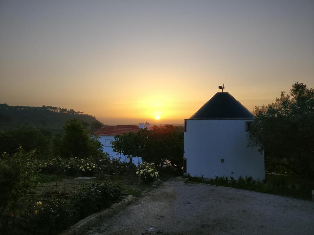 Ola Belem! Cozy Windmill, Stunning Views To Lisboa Bed & Breakfast Caparica Bagian luar foto